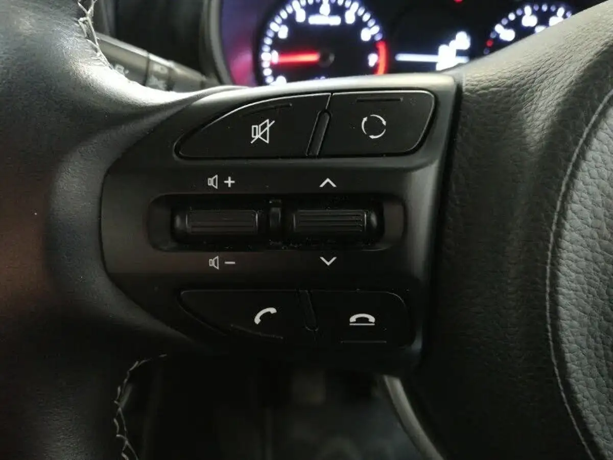 2019-kia-picanto-10-2-big-14