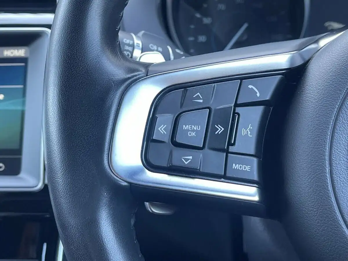 2019-jaguar-xe-20i-landmark-200ps-big-16