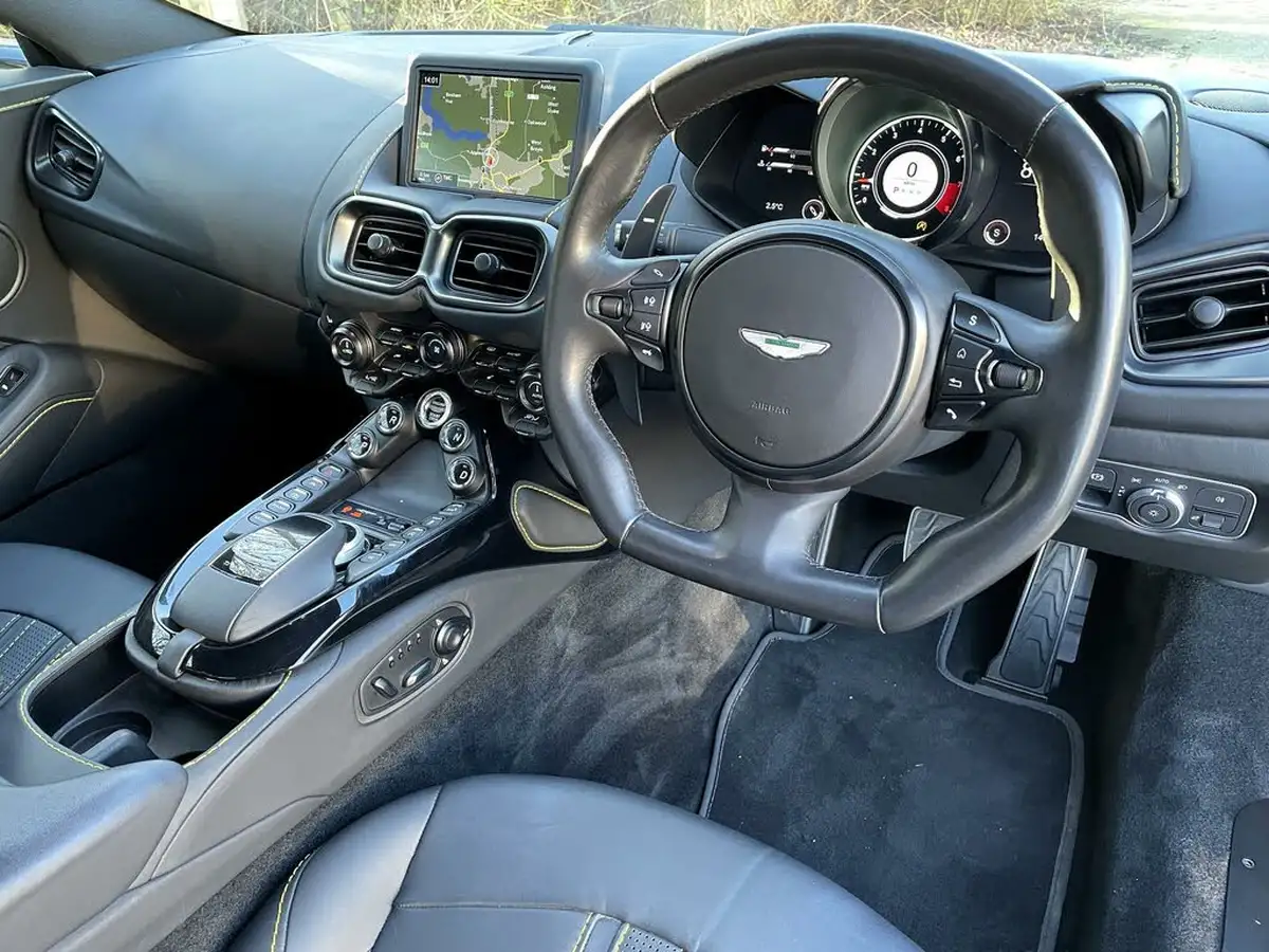2023-aston-martin-vantage-40-v8-vantage-coupe-auto-big-2