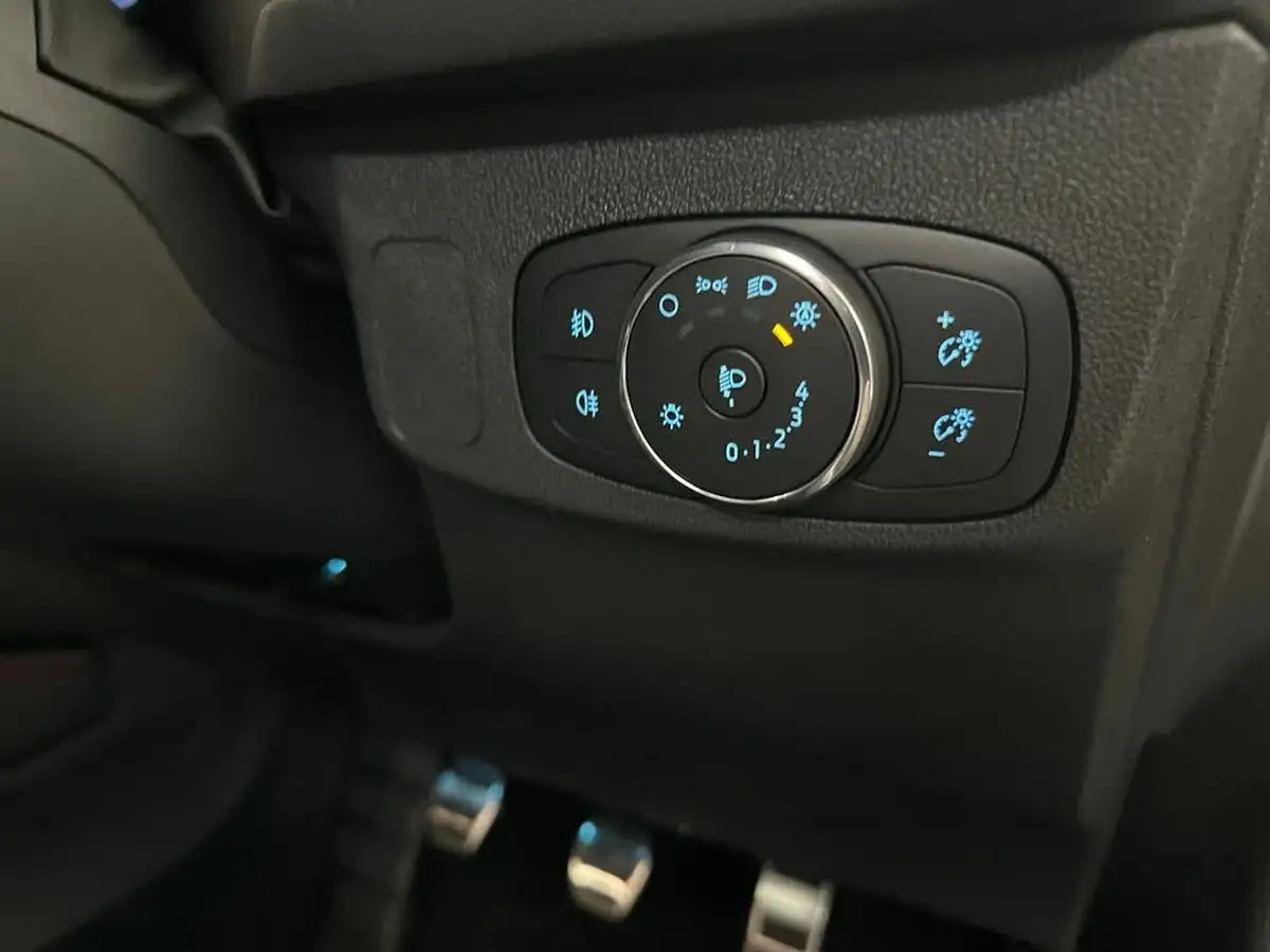 2023-ford-focus-10t-st-line-x-125ps-hatchback-big-22