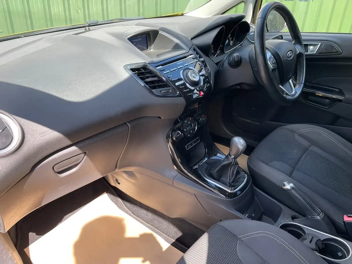 2016-ford-fiesta-10t-titanium-125ps-ecoboost-ss-5d-big-23