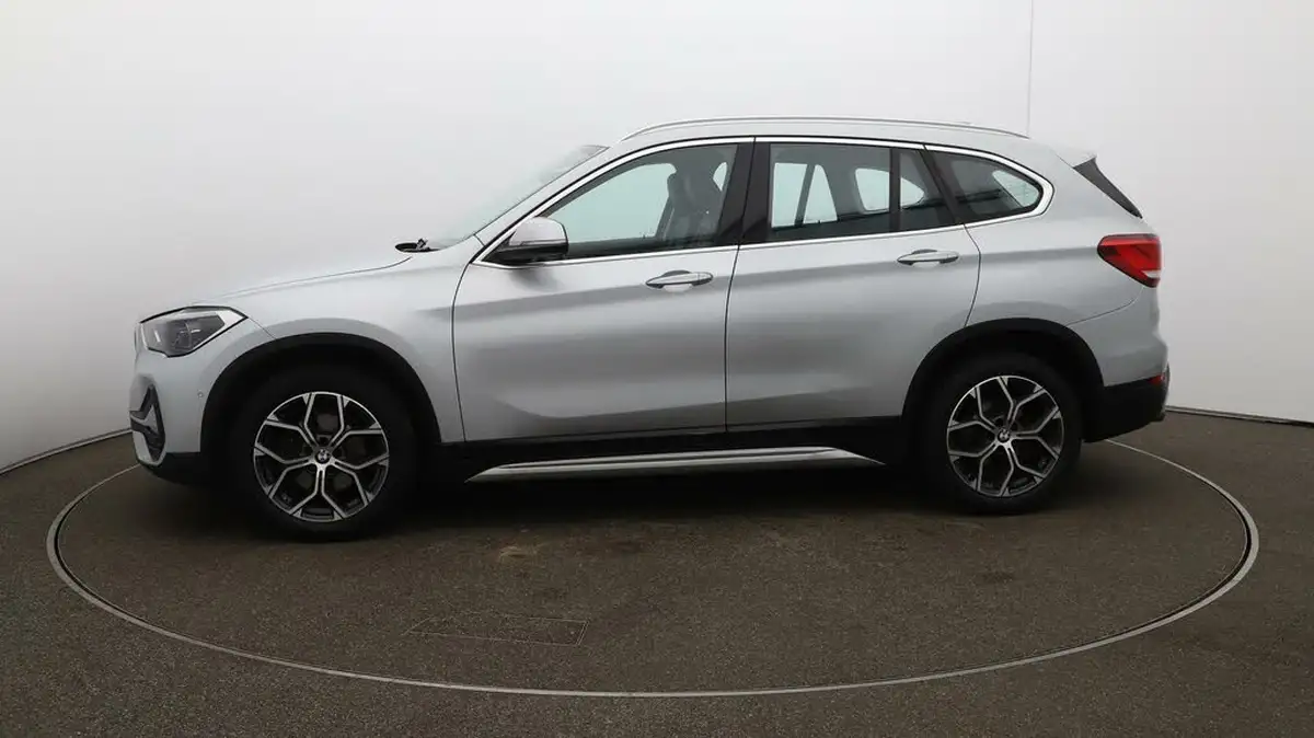2021-bmw-x1-15-sdrive18i-xline-big-4
