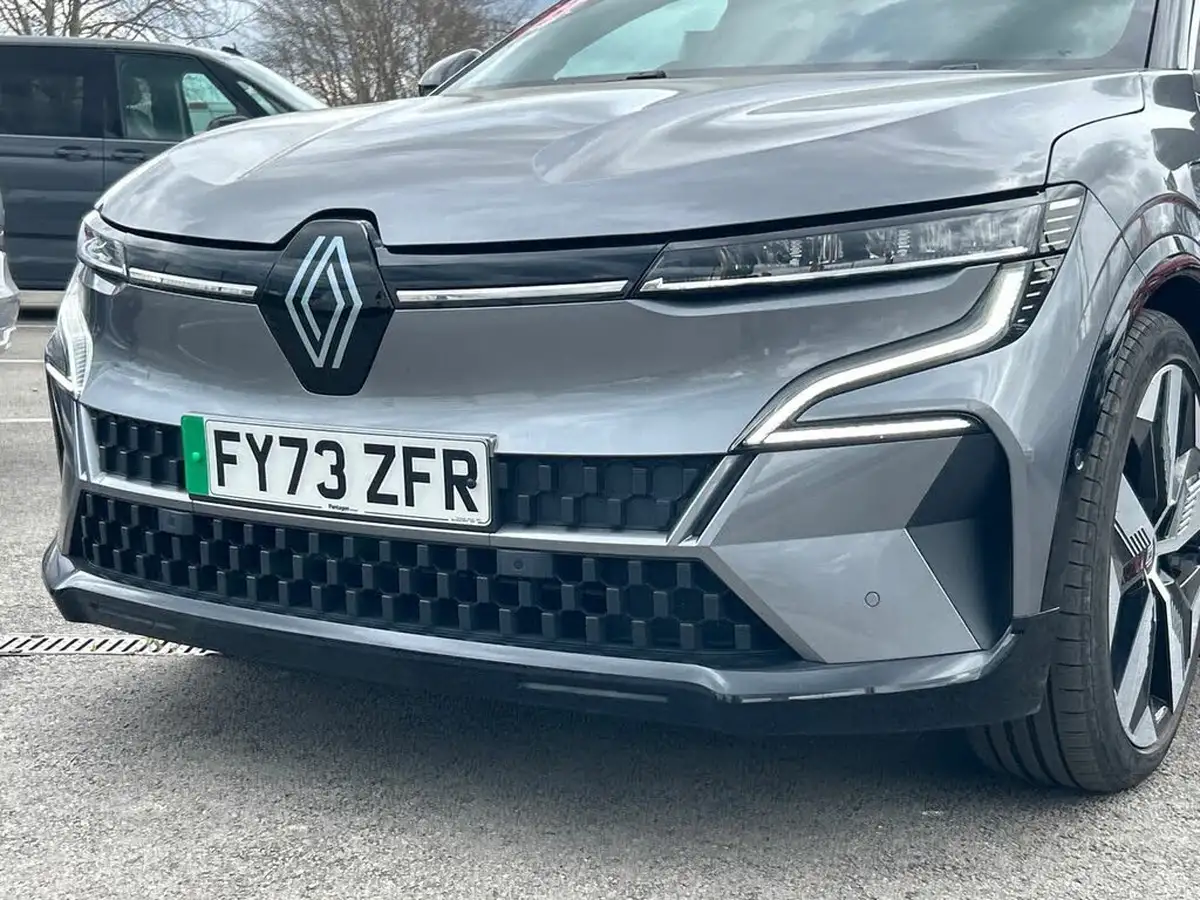 2023-renault-megane-e-tech-e-techno-big-15