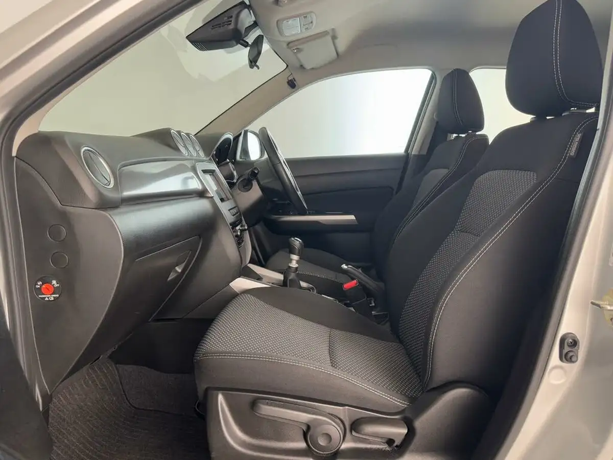 2022-suzuki-vitara-14-boosterjet-sz-t-big-10