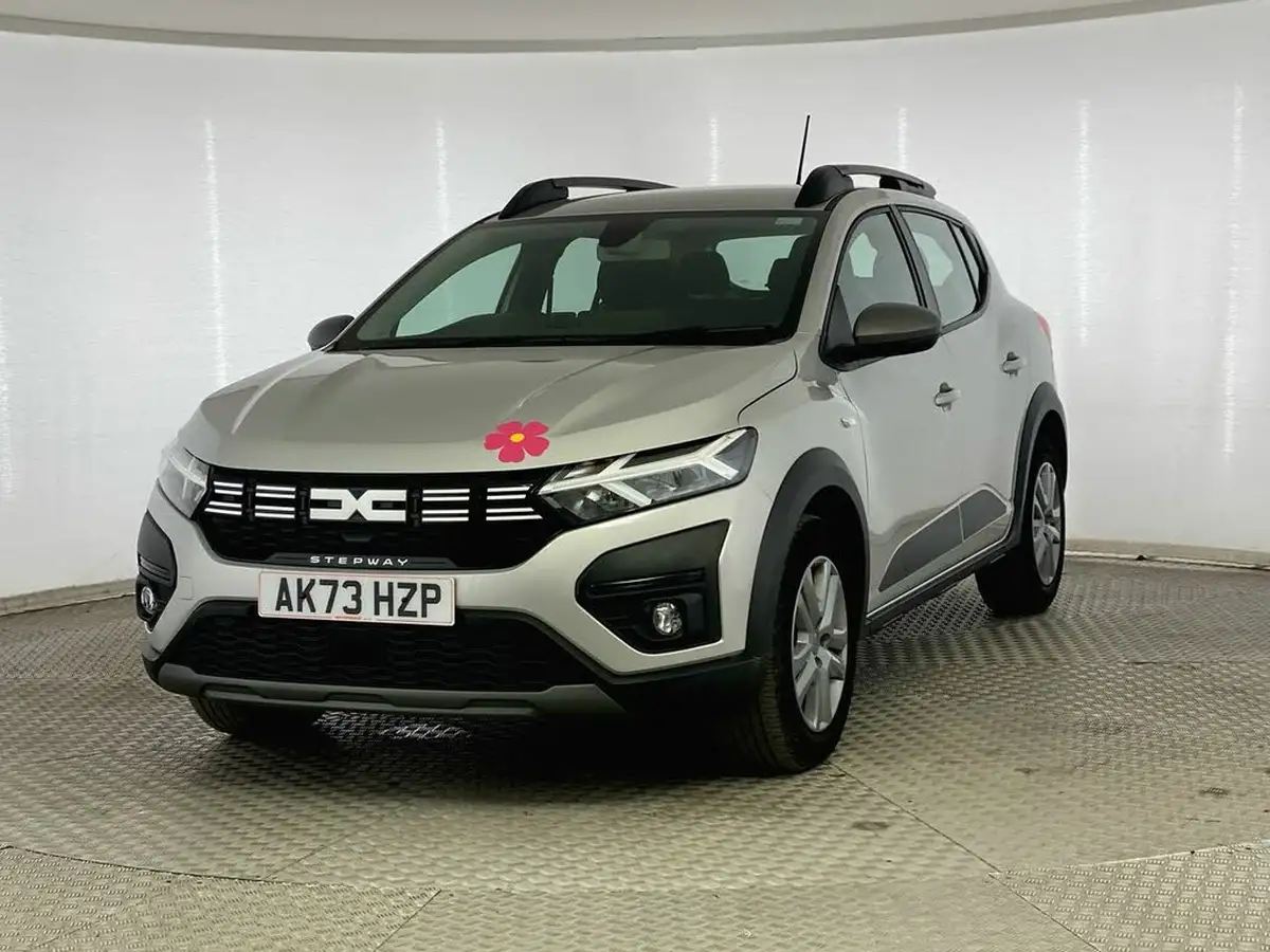 2023-dacia-sandero-stepway-10-tce-expression-100bhp-bi-fuel-big-2