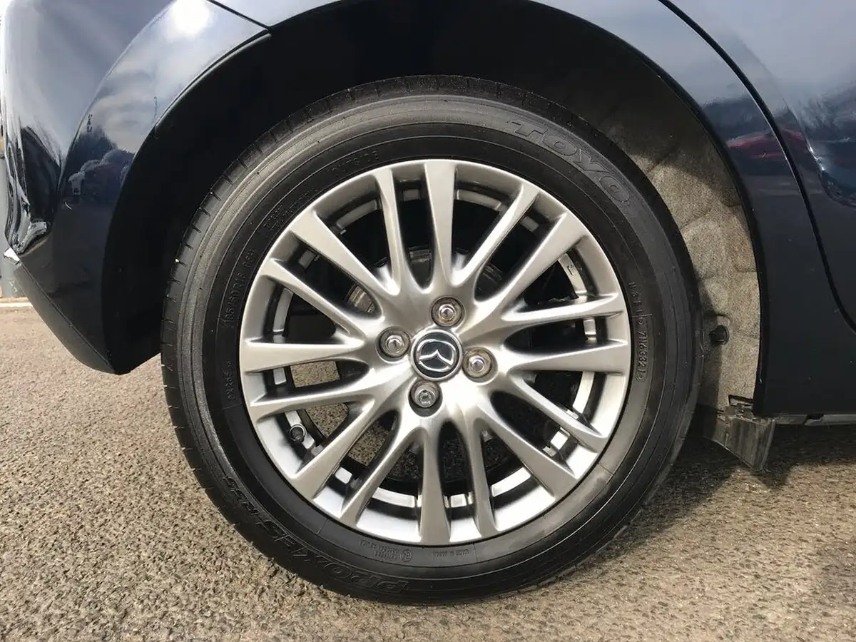 2022-mazda-mazda2-15-e-skyactiv-g-sport-big-11