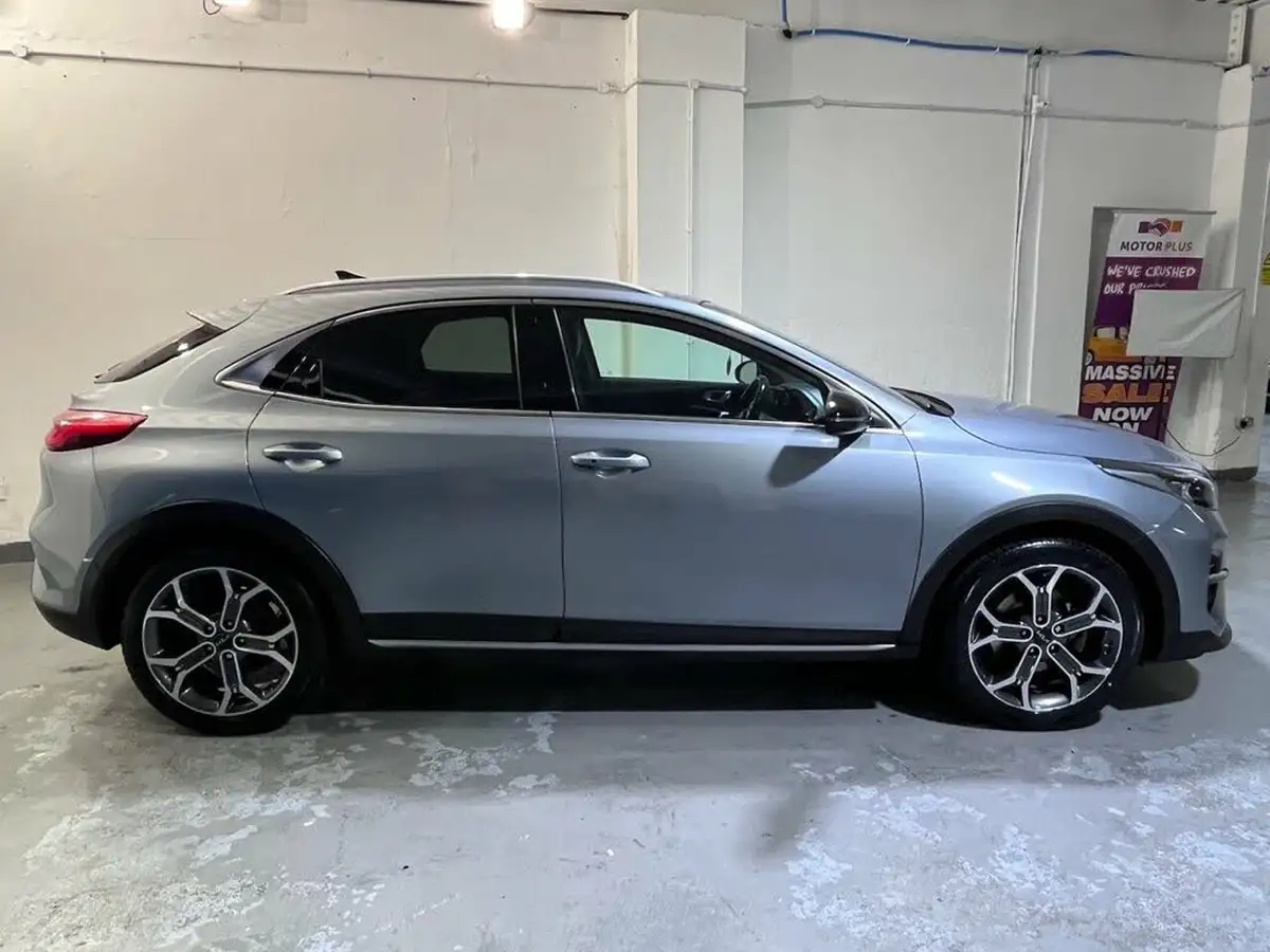 2022-kia-xceed-15-t-gdi-4-big-8