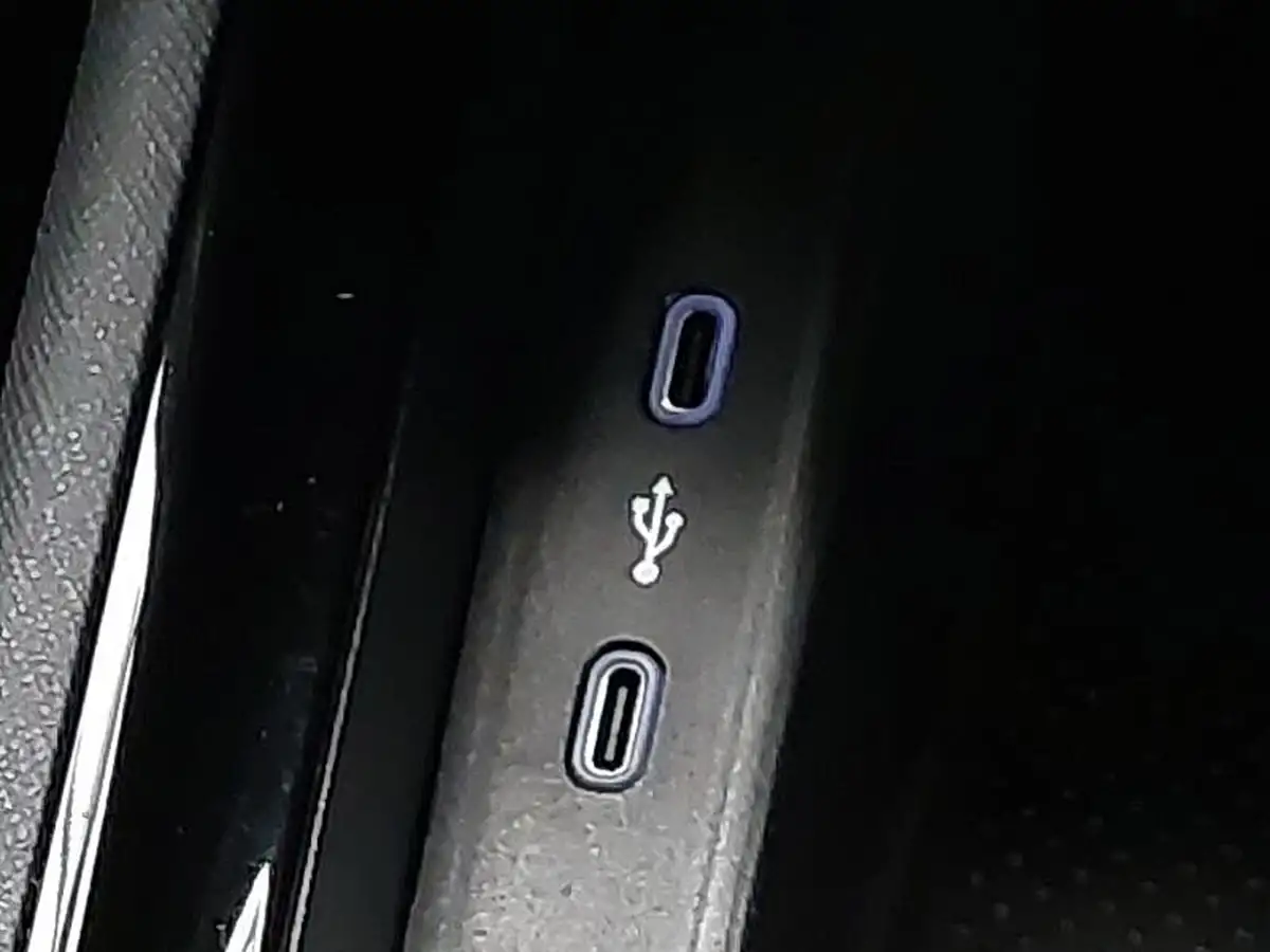 2022-skoda-kamiq-10-tsi-se-109ps-big-14