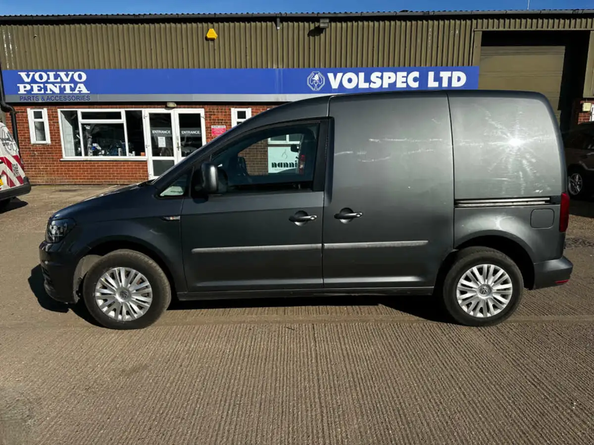 2017-volkswagen-caddy-20tdi-c20-trendline-bmt-102pseu6-big-3
