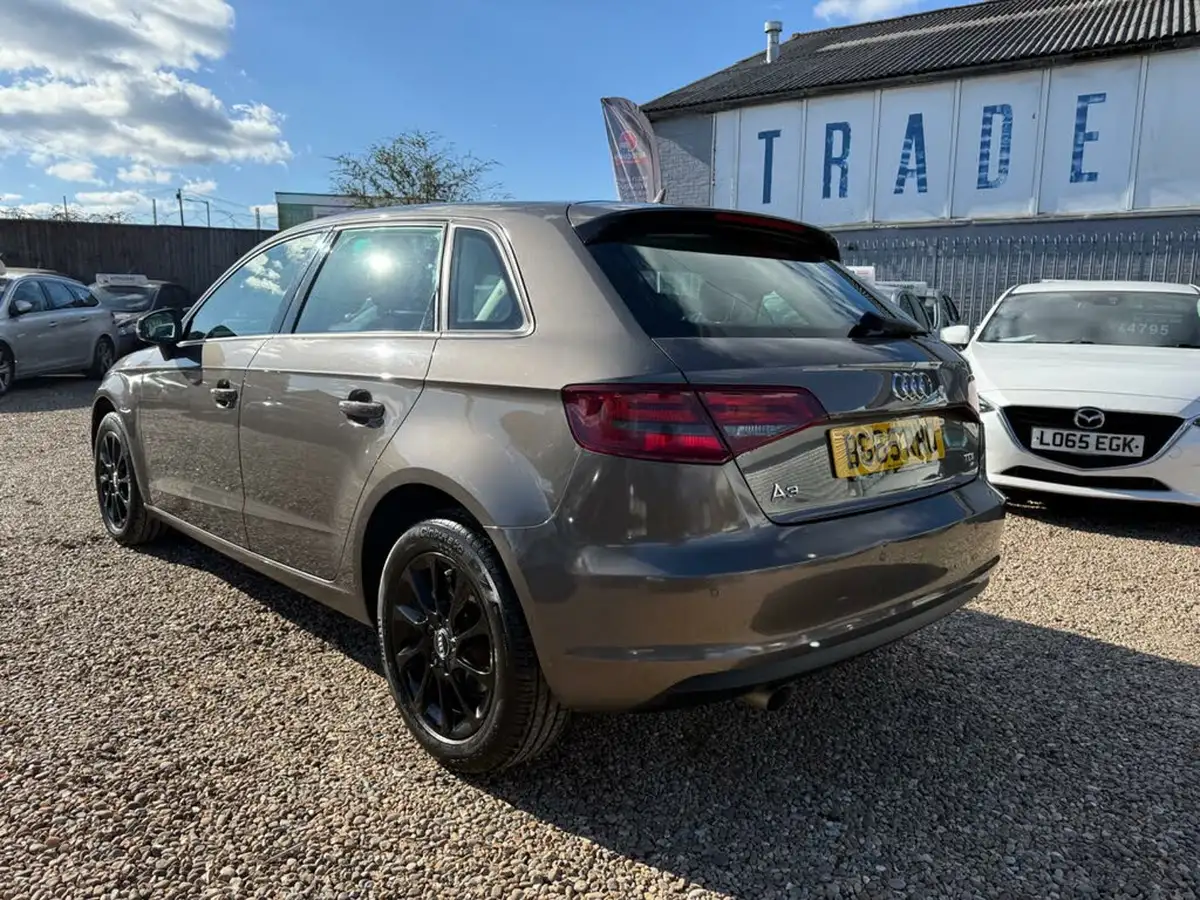 2015-audi-a3-16tdi-se-sportback-5d-big-9