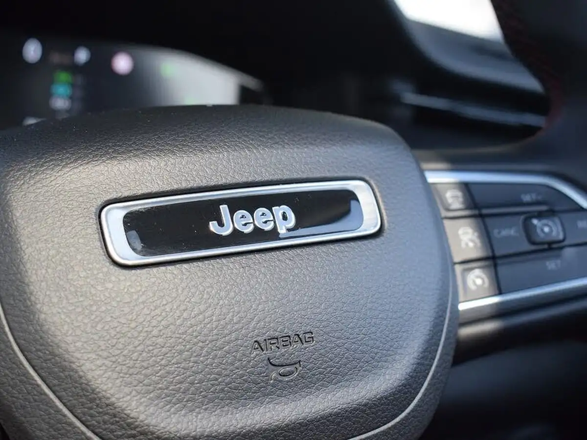 2023-jeep-compass-13-gse-trailhawk-big-22