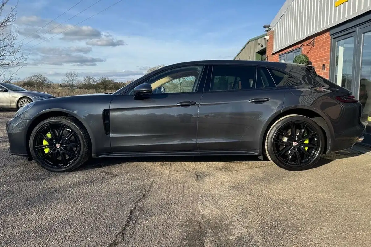 2018-porsche-panamera-29-v6-4-e-hybrid-sport-turismo-big-13