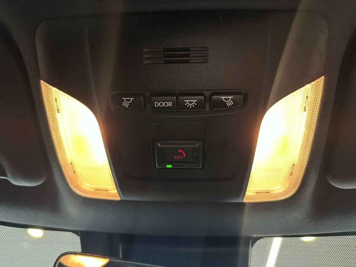 2021-toyota-corolla-18-vvt-i-excel-panoramic-rooftrk-hatchback-big-21