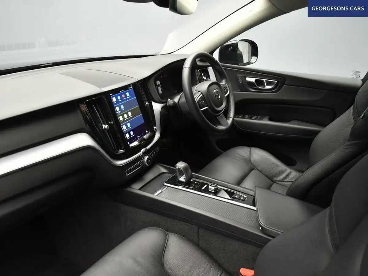 2021-volvo-xc60-20-b5-momentum-big-11