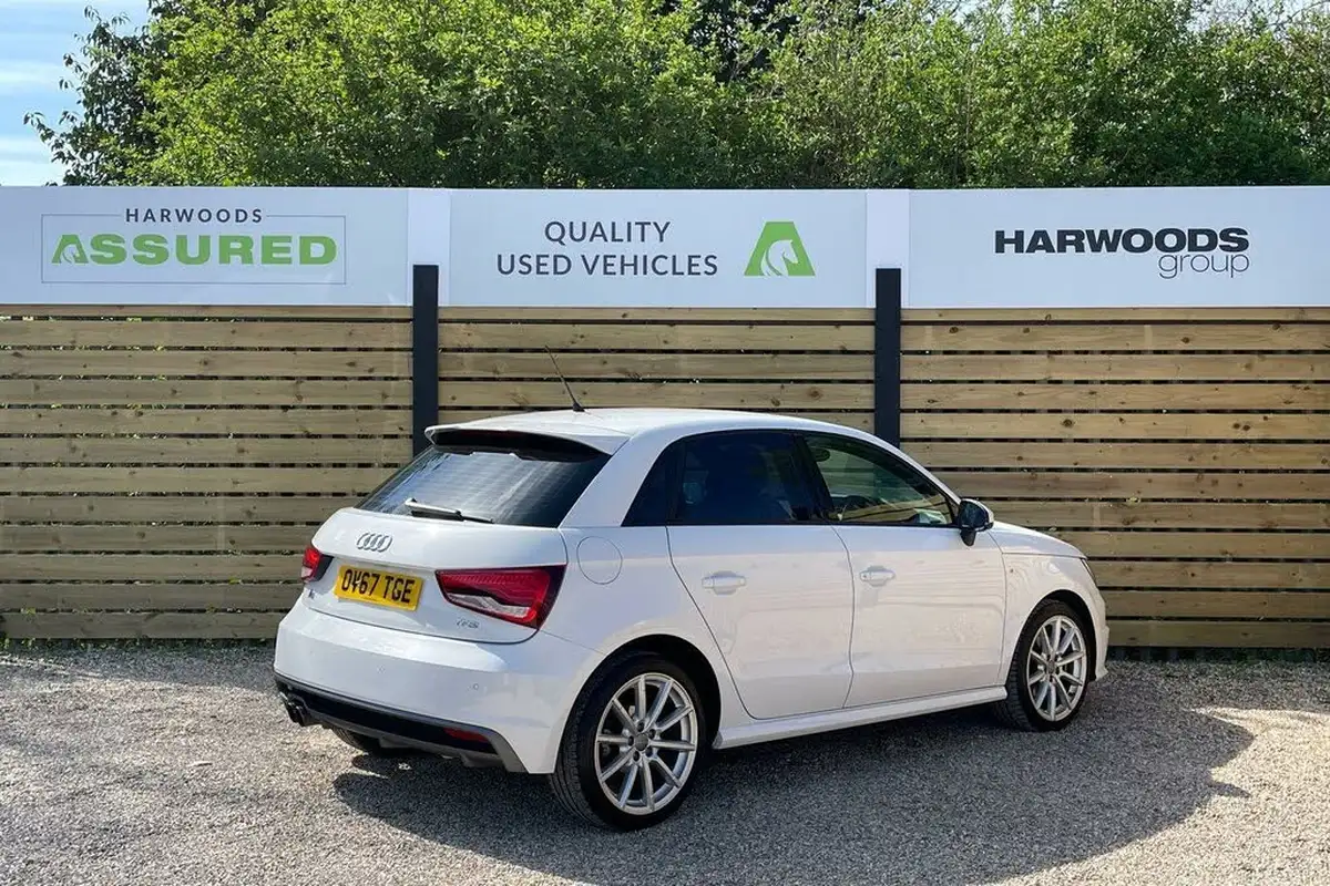 2017-audi-a1-14-tfsi-s-line-125ps-sportback-5d-big-38