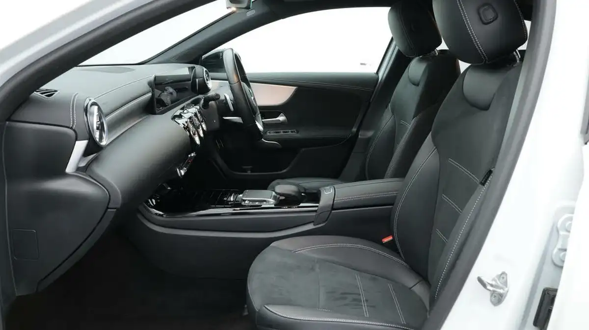 2022-mercedes-benz-a-class-13-a180-amg-line-executive-edition-saloon-4d-7g-dct-big-14