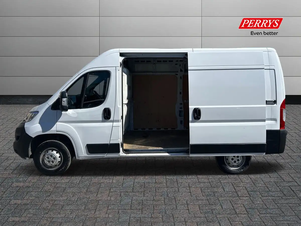 2022-citroen-relay-22bluehdi-35-l2h2-enterprise-big-2