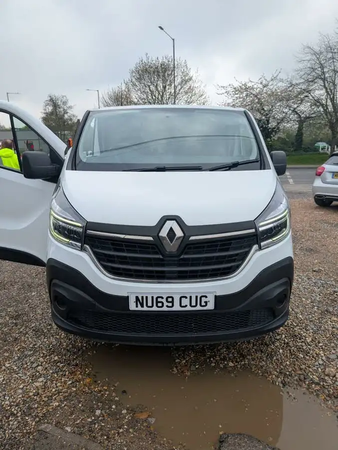 2019-renault-trafic-20dci-sl28-energy-120-business-big-0