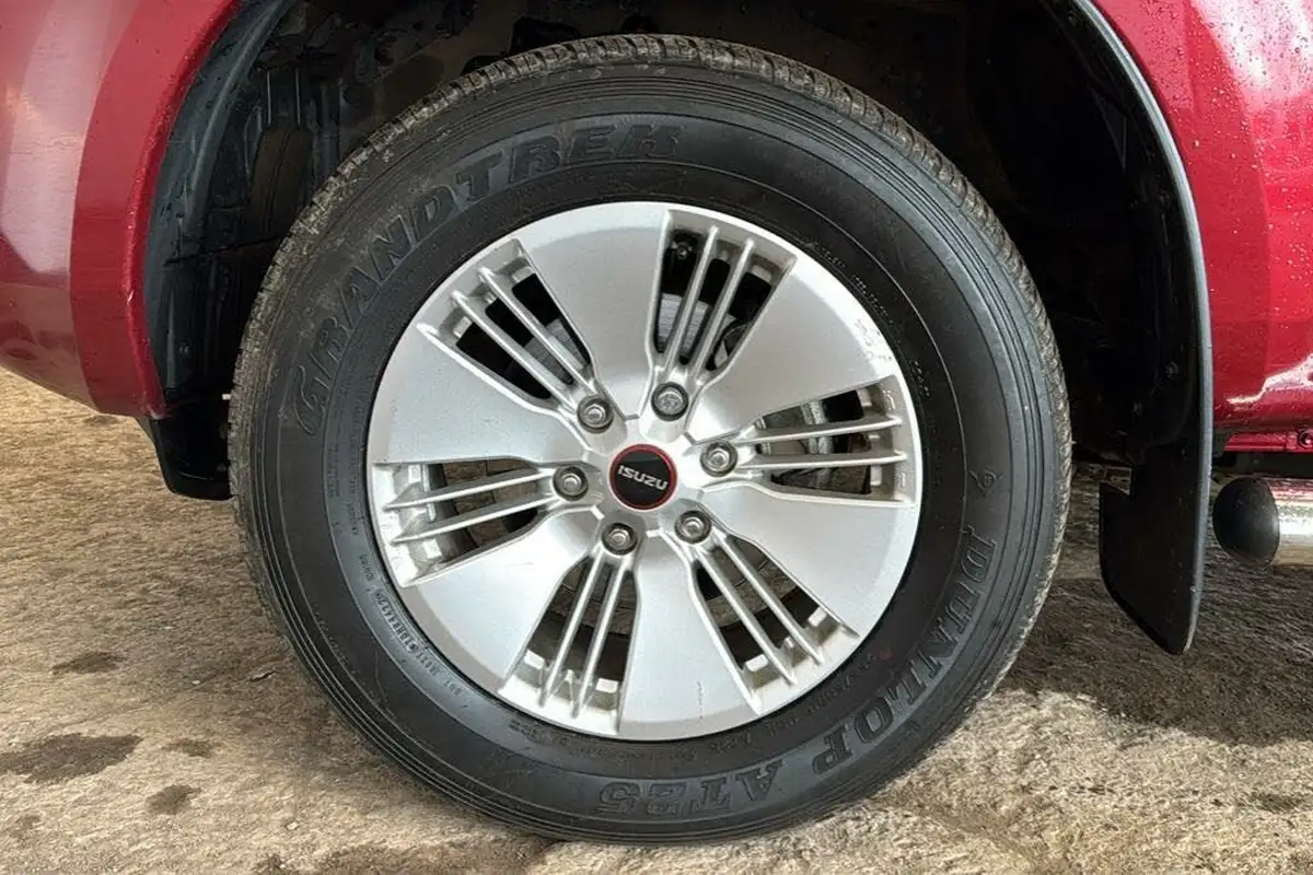 2023-isuzu-d-max-19td-dl20-double-big-13