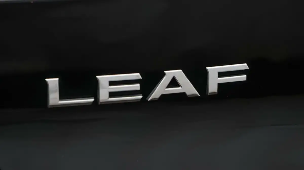 2022-nissan-leaf-e-tekna-big-20
