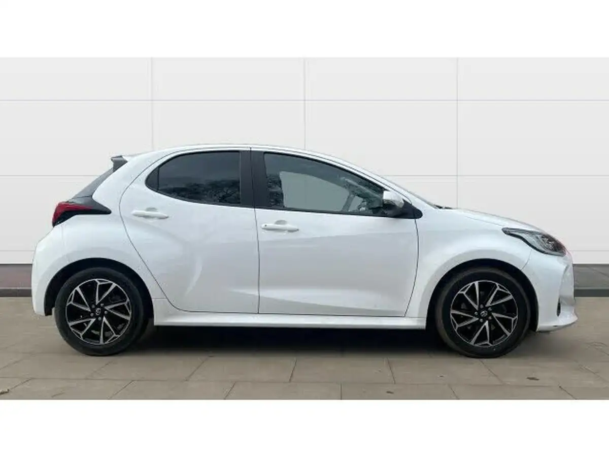 2022-toyota-yaris-15-vvt-i-design-big-4