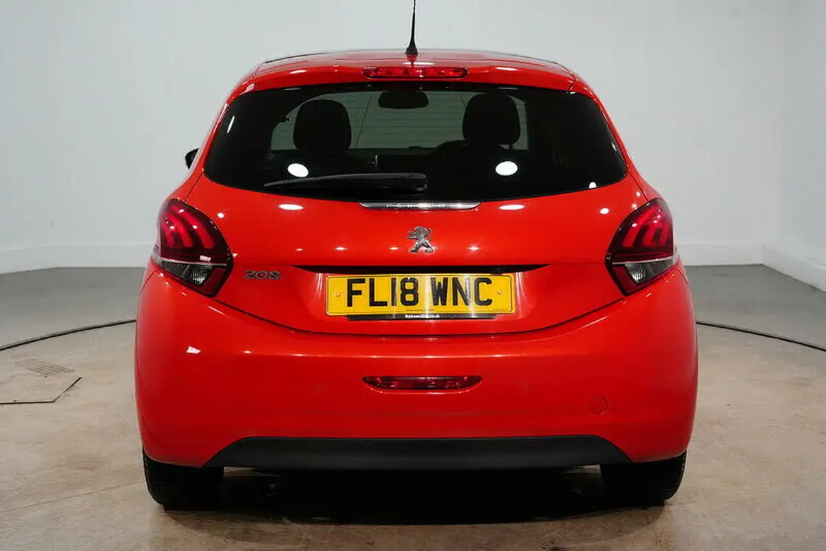 2018-peugeot-208-12-puretech-allure-premium-ss-big-8
