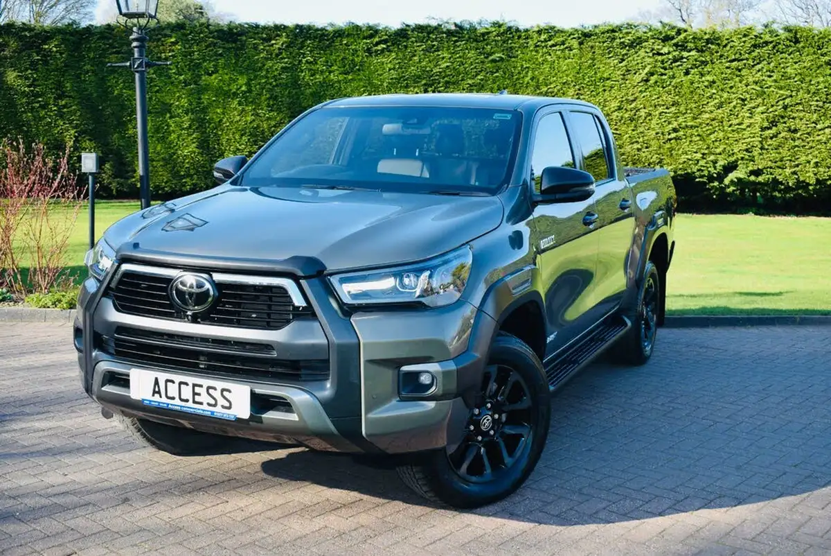 2023-toyota-hi-lux-28d-4d-invincible-x-2754cc-auto-big-0
