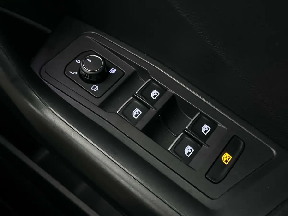 2019-volkswagen-t-roc-15-tsi-r-line-dsg-big-23