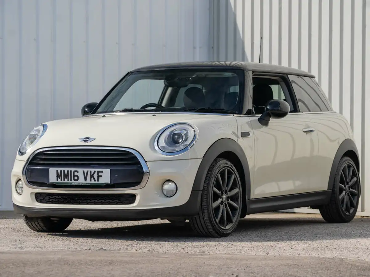 2016-mini-cooper-15-cooper-ss-hatchback-3d-auto-big-13