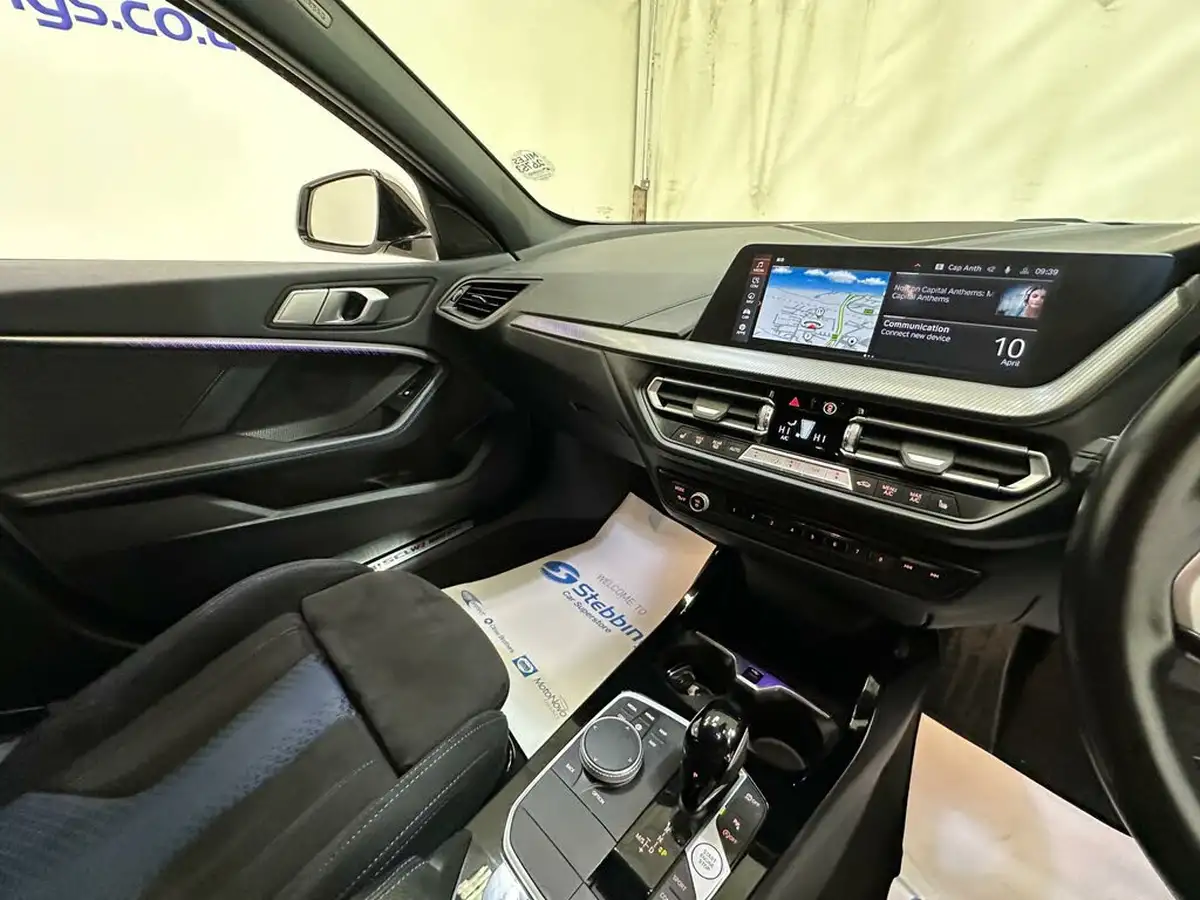 2022-bmw-1-series-20-m135i-xdrive-big-16