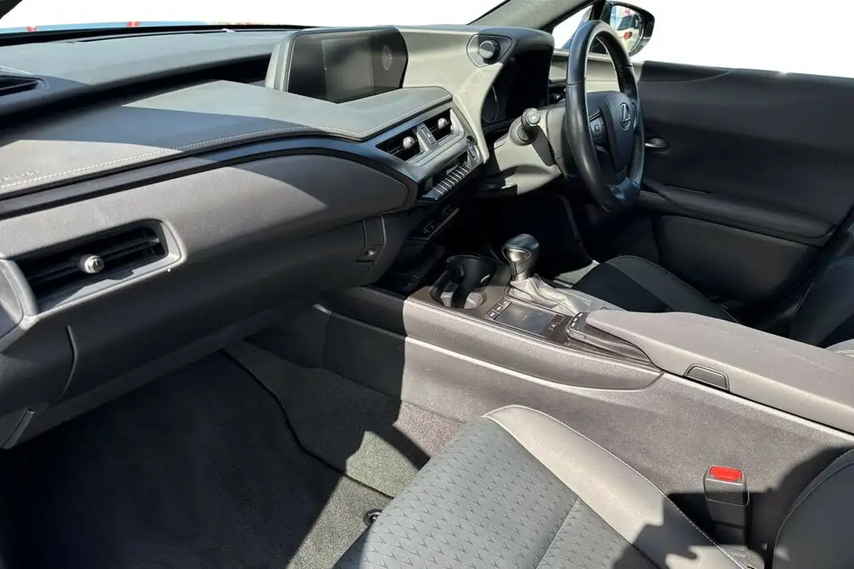 2021-lexus-ux-250h-20-ux-184bhp-without-navigation-big-11