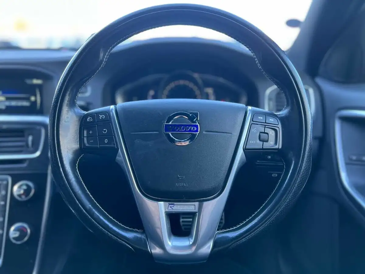 2017-volvo-v60-20td-d3-r-design-big-48