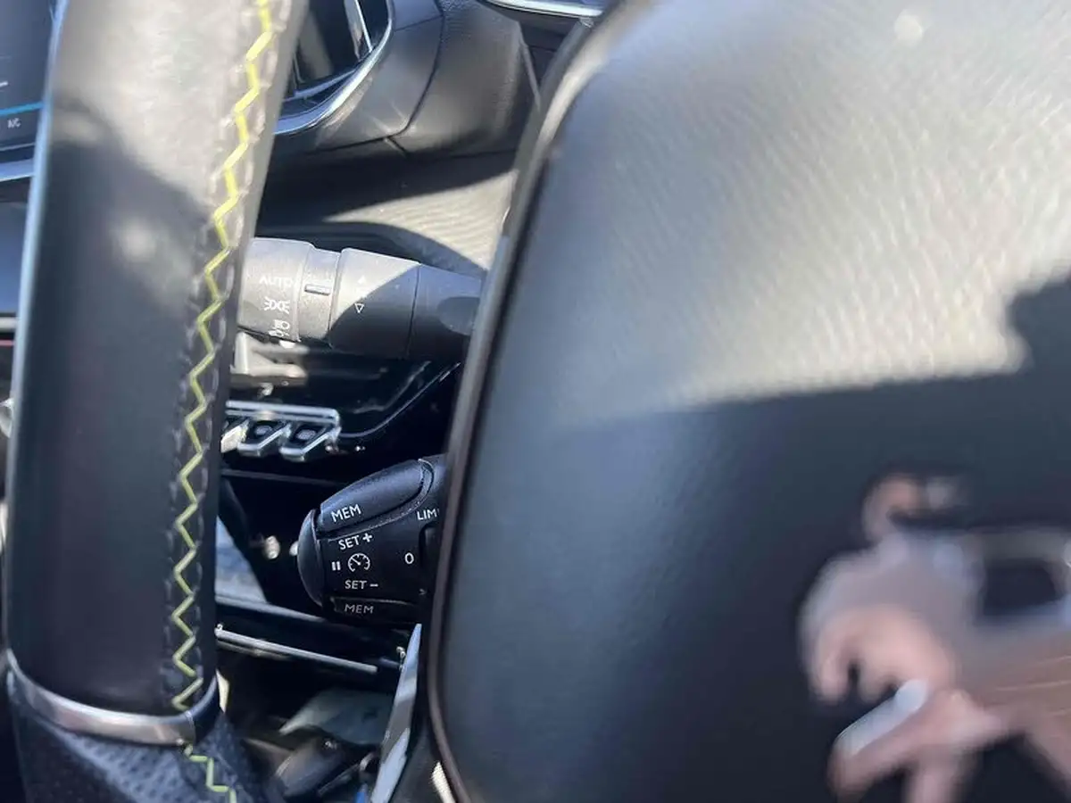 2020-peugeot-208-e-gt-line-big-41