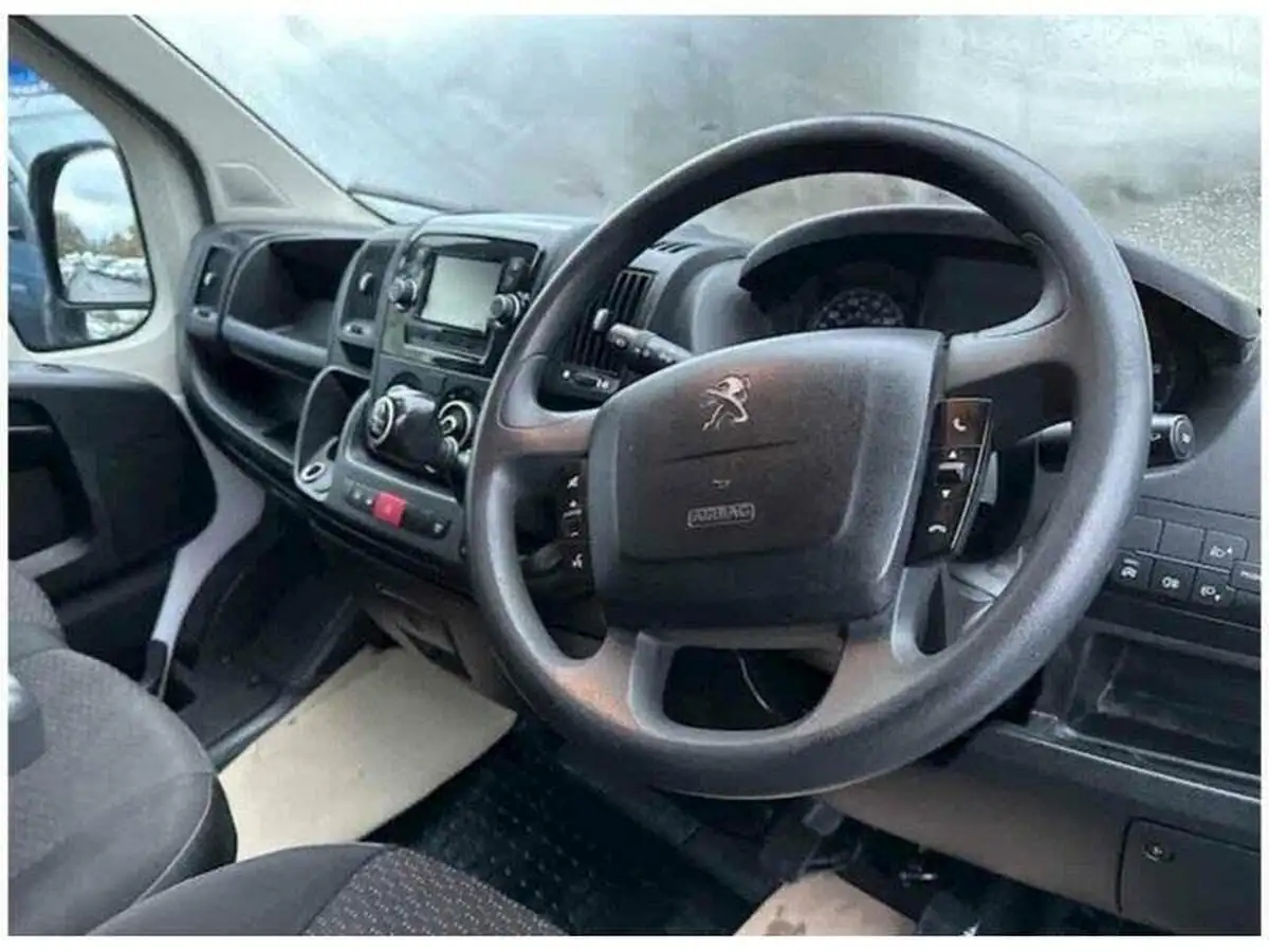 2021-peugeot-boxer-22-bluehdi-professional-335-l3-h2-140bhpeu6dt-panel-big-16