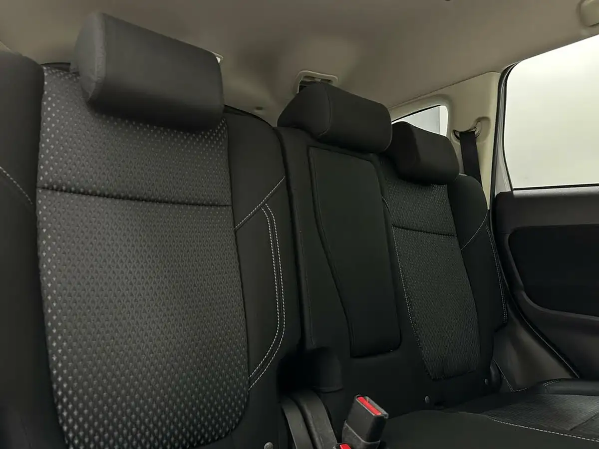 2019-mitsubishi-outlander-20-design-big-37