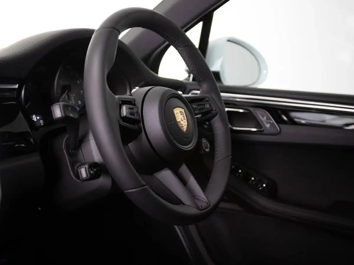 2025-porsche-macan-29-v6-s-big-37