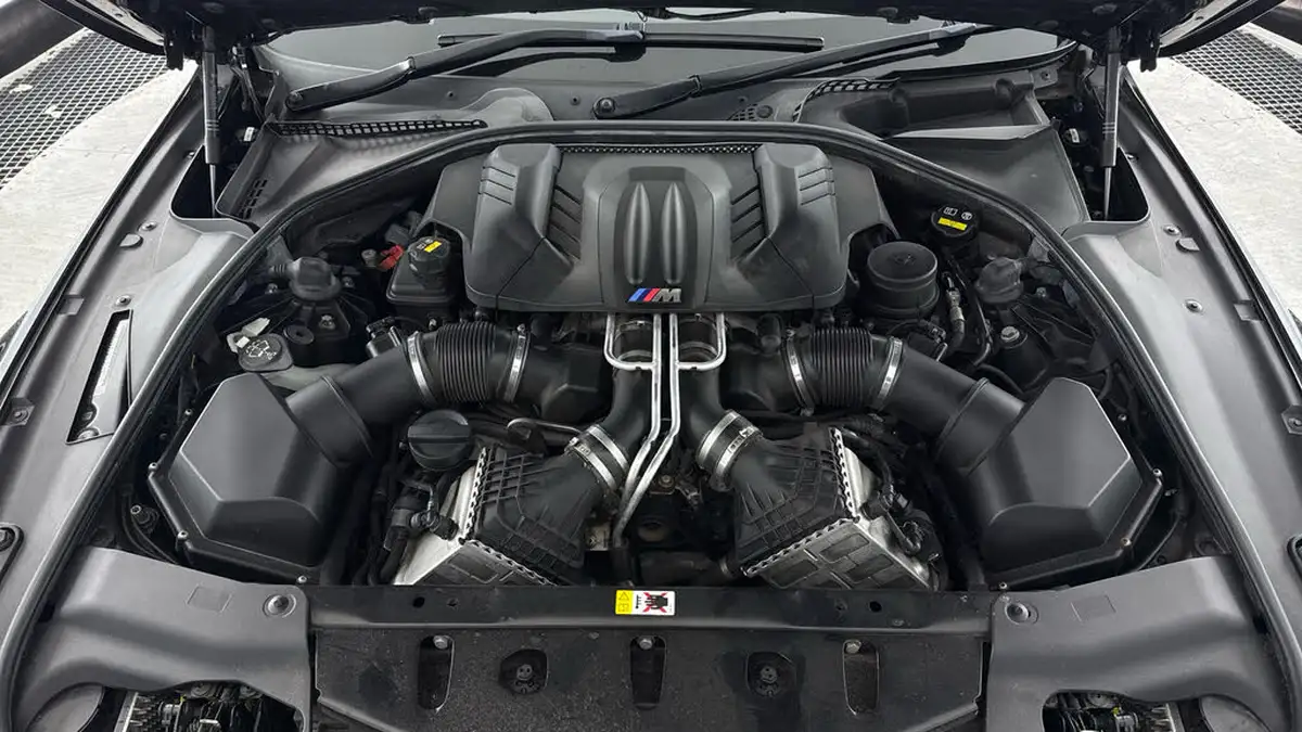 2016-bmw-6-series-44-m6-gran-coupe-4d-big-29