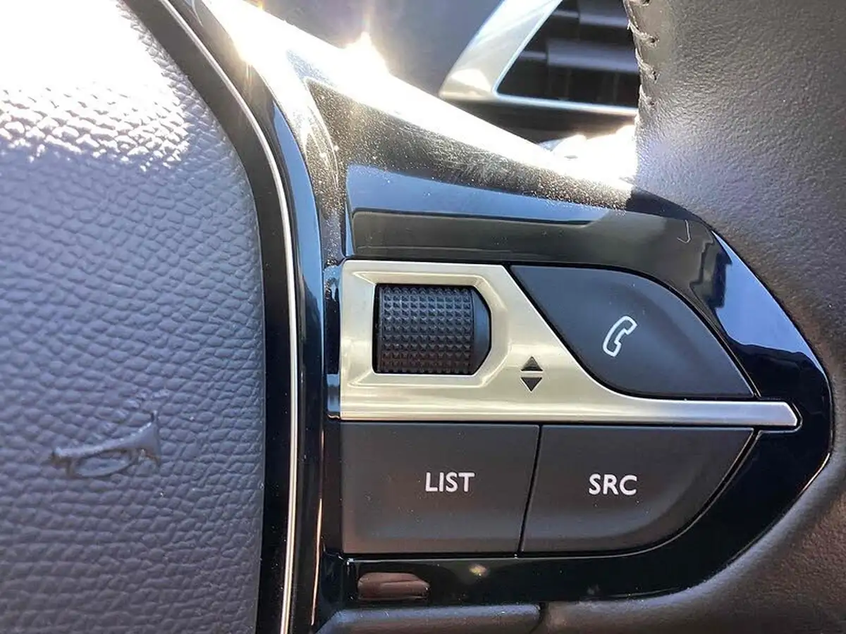 2022-peugeot-5008-suv-15-bluehdi-active-premium-big-28