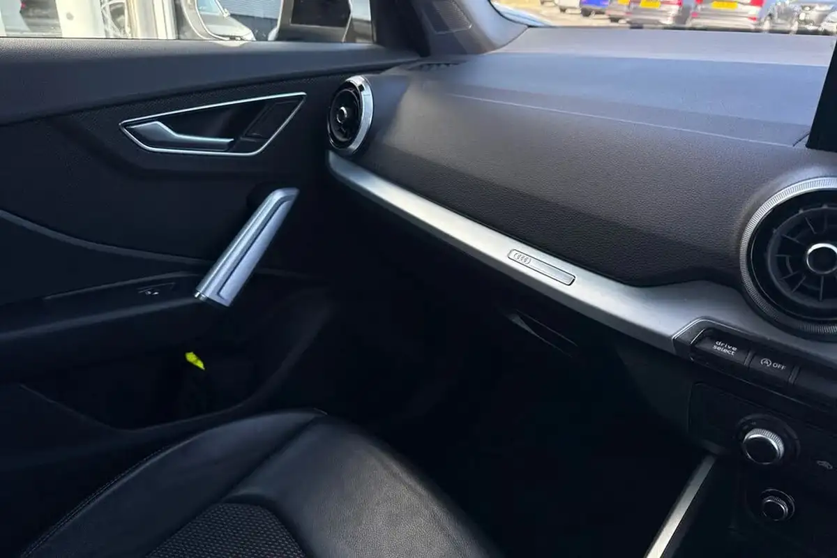 2021-audi-q2-15-35-tfsi-black-edition-big-18