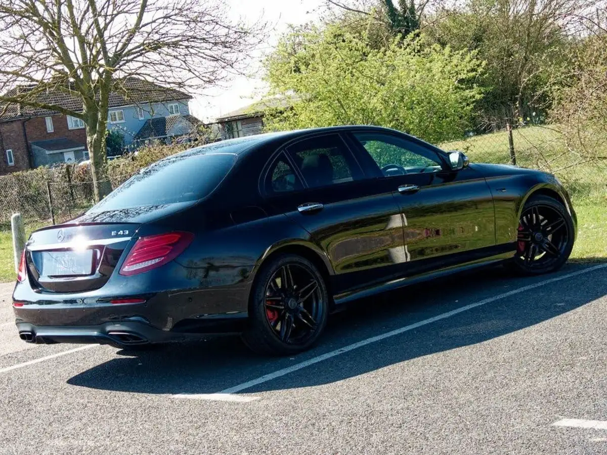 2017-mercedes-benz-e-class-30-e43-amg-premium-plusss-saloon-4d-big-9
