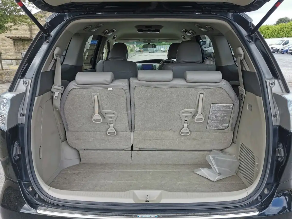 2009-toyota-estima-hybrid-24-litre-big-19