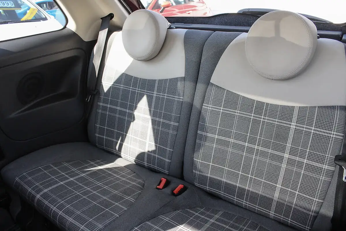 2016-fiat-500-12-lounge-dualogic-big-20