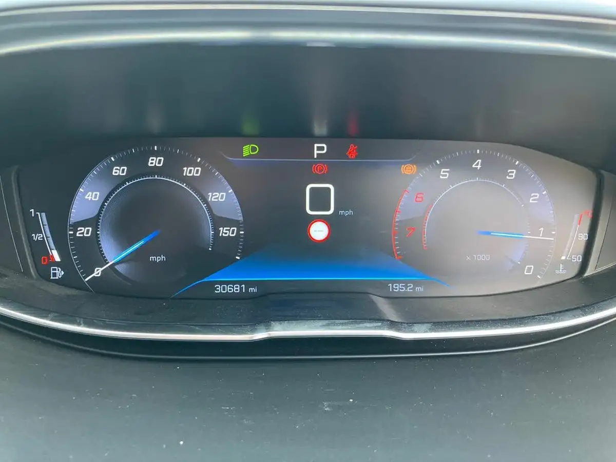 2020-peugeot-5008-suv-12-puretech-allure-eat8-big-13