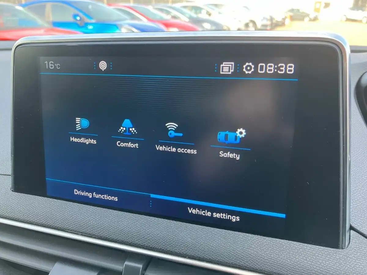 2020-peugeot-5008-suv-12-puretech-allure-eat8-big-41