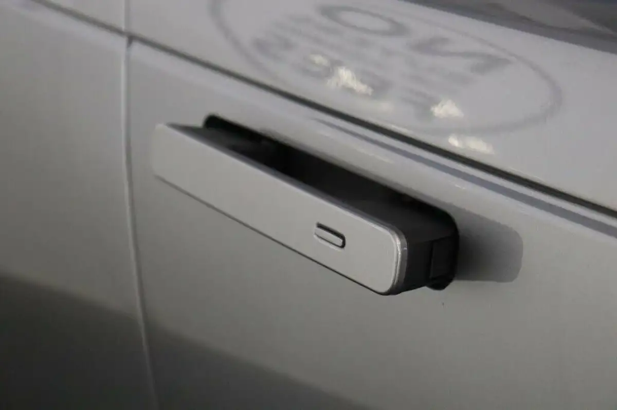 2021-land-rover-range-rover-velar-20-d200-velar-edition-big-38