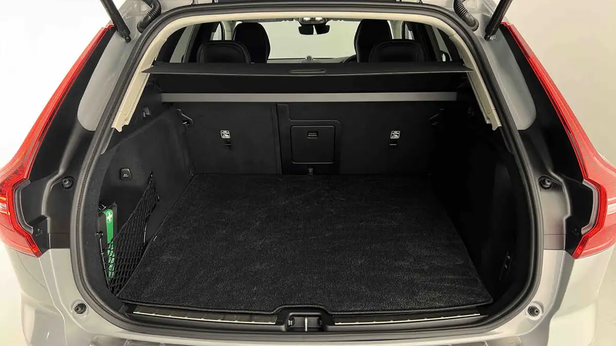 2024-volvo-xc60-20-t8-ultimate-dark-big-12