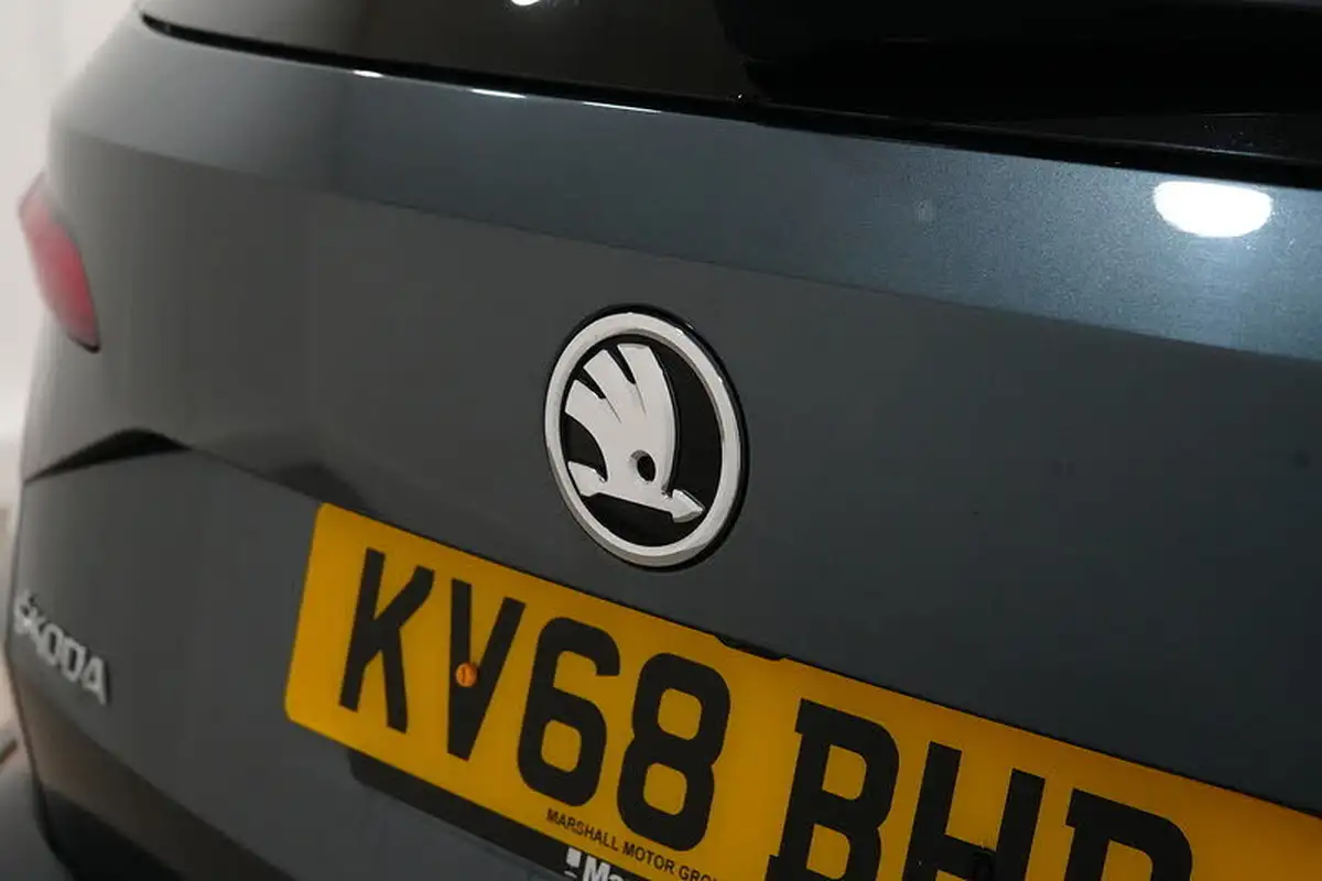 2018-skoda-karoq-15-tsi-se-l-act-dsg-big-11