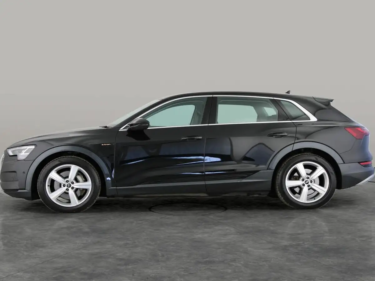 2022-audi-e-tron-55e-technik-station-wagon-big-4