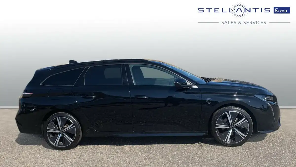 2023-peugeot-308-sw-12-puretech-gt-130ps-ss-eat8-big-1