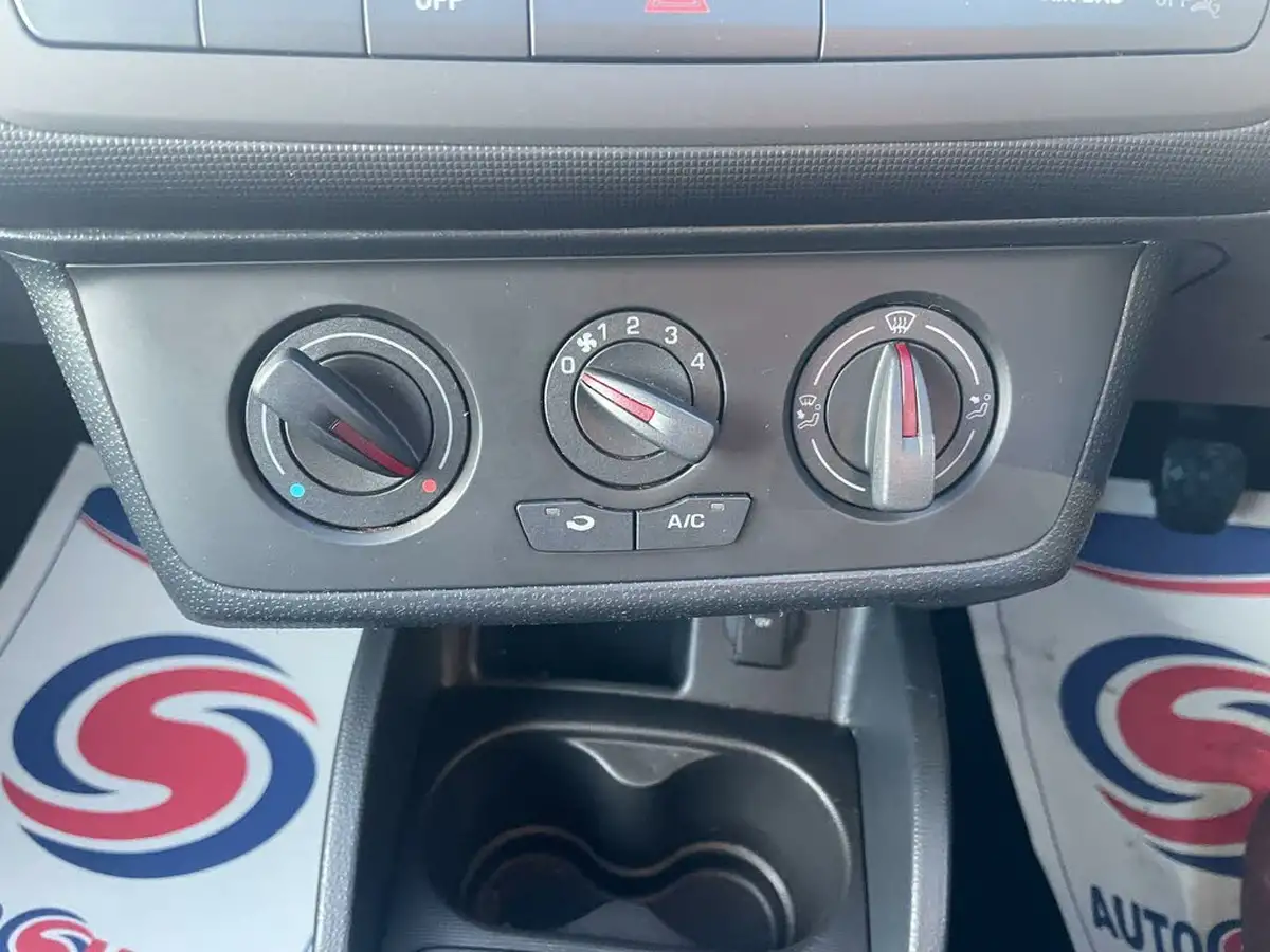 2014-seat-ibiza-12-i-tech-sportcoupe-3d-big-17
